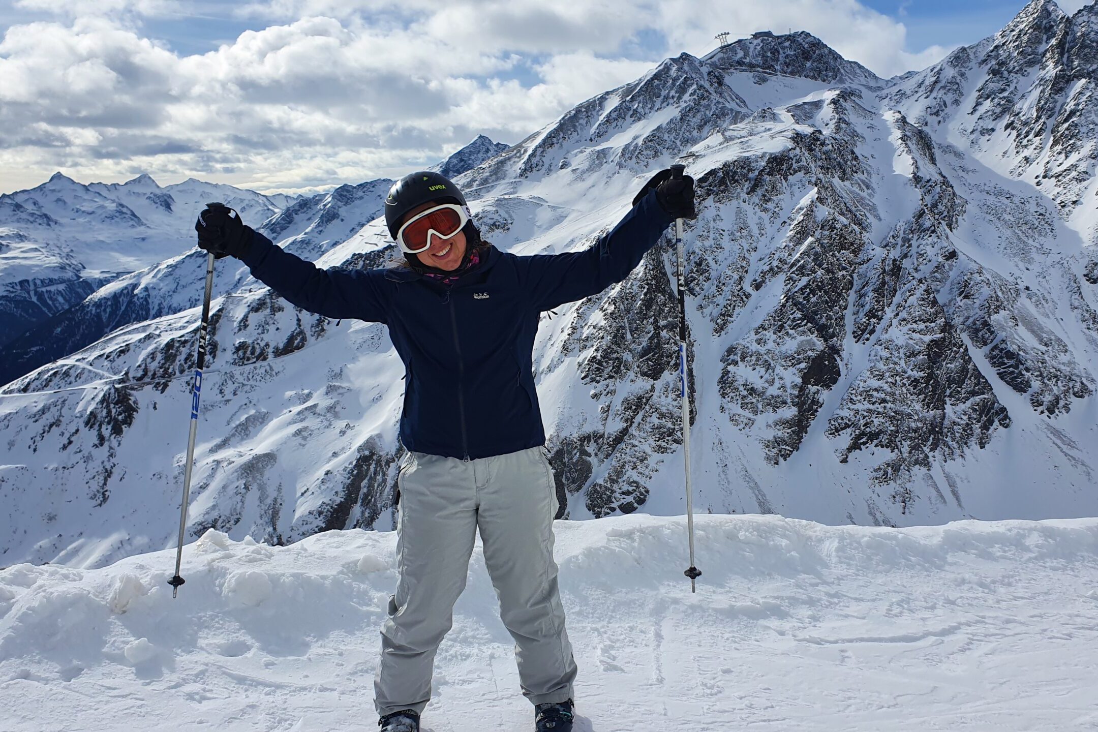 beim Skifahren in den Bergen