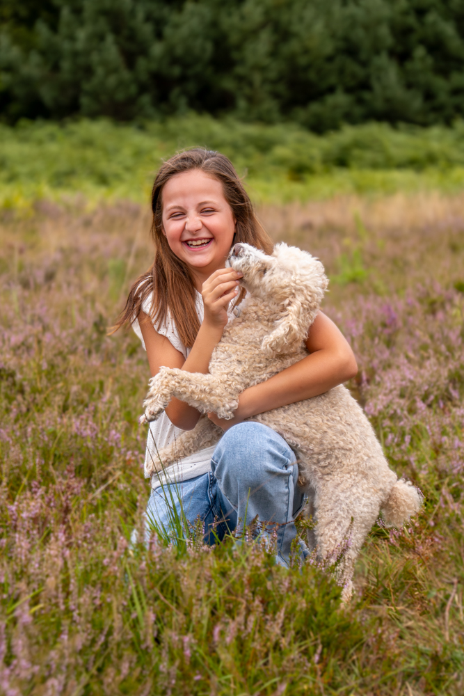 Kindershooting ohligser Heide - Kind mit Pudel 