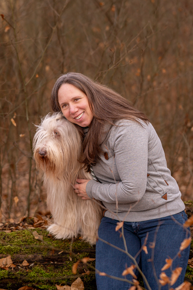 Portrait - Dorothee Tscherner mit Hund